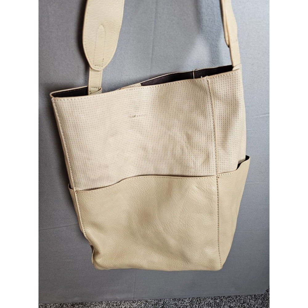 SHOULDER BAG M/L BEIGE TAN VEGAN LEATHER EXTERIOR POCKETS ANTHROPOLOGIE SLOUCHY - Picture 2 of 9